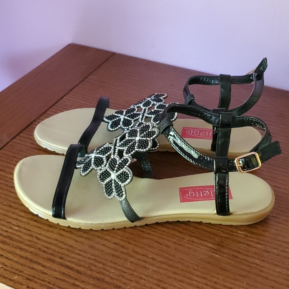 Sandals - Picture 3 of 3